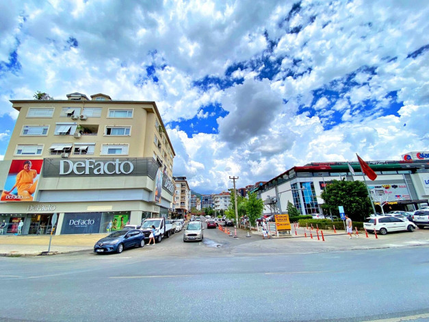 Трехкомнатная квартира с отдельной кухней в районе Оба, 130 м2 - Ракурс 2