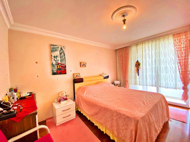 Трехкомнатная квартира с отдельной кухней в районе Оба, 130 м2 - Ракурс 3