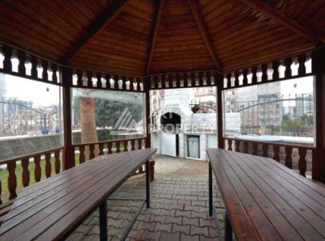 Большая квартира 2+1 с видом на бассейн. До моря 700 метров. - Ракурс 2