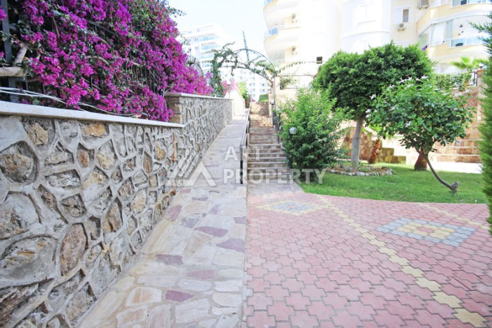 Большая квартира 2+1 с видом на бассейн. До моря 700 метров. - Ракурс 17