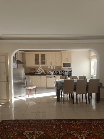 Большая квартира 2+1 с видом на бассейн. До моря 700 метров. - Ракурс 47