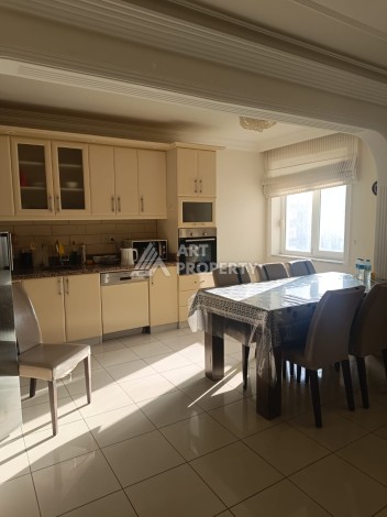 Большая квартира 2+1 с видом на бассейн. До моря 700 метров. - Ракурс 52