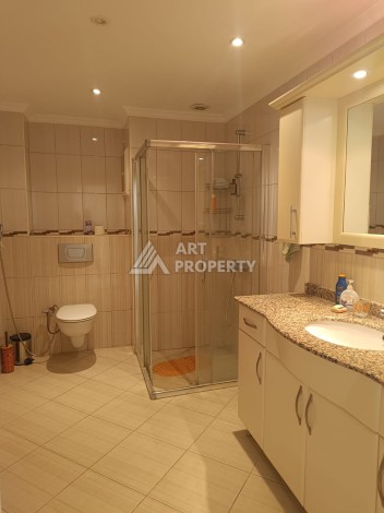 Большая квартира 2+1 с видом на бассейн. До моря 700 метров. - Ракурс 72