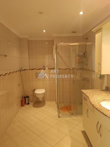 Большая квартира 2+1 с видом на бассейн. До моря 700 метров. - Ракурс 73