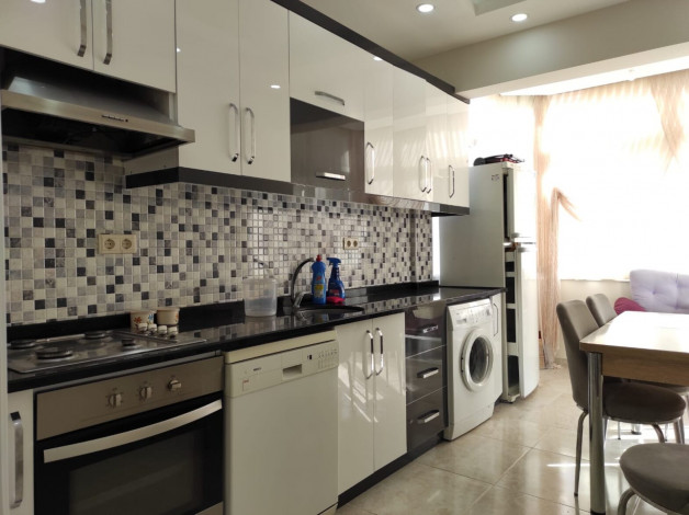 Меблированная трехкомнатная квратира в 350 метрах от пляжа Клеопатра города Аланья, 100 м2 - Ракурс 8