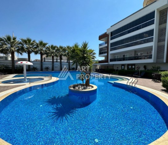 Квартира 4+1 под ВНЖ в районе Тосмур, 275 кв.м. - Ракурс 3