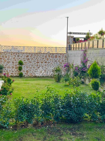 Двухуровневые апартаменты 2+1 и 3+1 с садом и террасой в центре Алании, Буюкхасбахче. - Ракурс 16