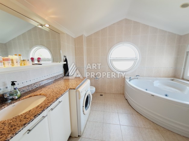 Пентхаус 2+1 в районе Тюрклер — всего 300 м до моря - Ракурс 45