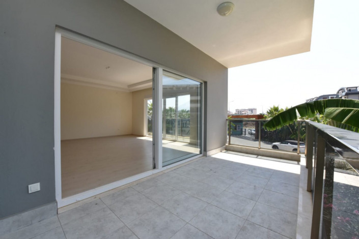 Четырехкомнатные апартаменты с отдельной кухней в районе Оба, 155 м2 - Ракурс 4