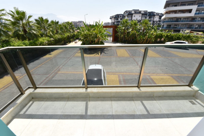 Четырехкомнатные апартаменты с отдельной кухней в районе Оба, 155 м2 - Ракурс 5