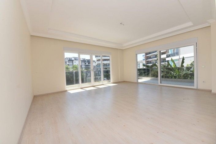 Четырехкомнатные апартаменты с отдельной кухней в районе Оба, 155 м2 - Ракурс 12