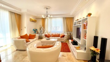 Светлая квартира 3+1 с видом на море в центре Махмутлара, 140 м² - Ракурс 6