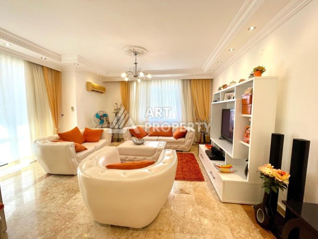 Светлая квартира 3+1 с видом на море в центре Махмутлара, 140 м² - Ракурс 5