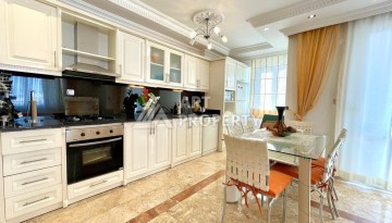 Светлая квартира 3+1 с видом на море в центре Махмутлара, 140 м² - Ракурс 8