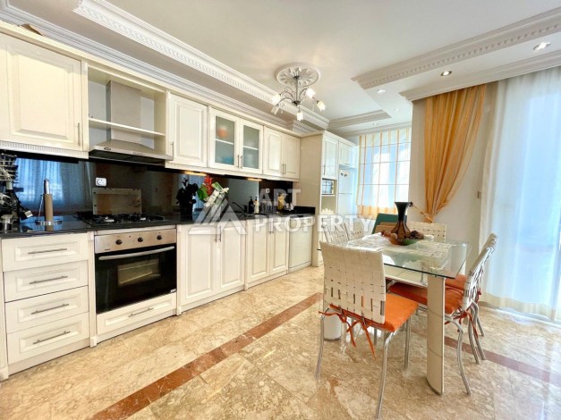 Светлая квартира 3+1 с видом на море в центре Махмутлара, 140 м² - Ракурс 7