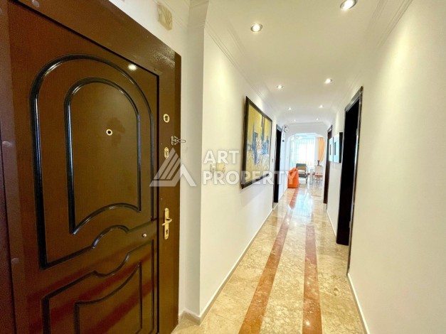 Светлая квартира 3+1 с видом на море в центре Махмутлара, 140 м² - Ракурс 8