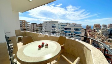 Светлая квартира 3+1 с видом на море в центре Махмутлара, 140 м² - Ракурс 10