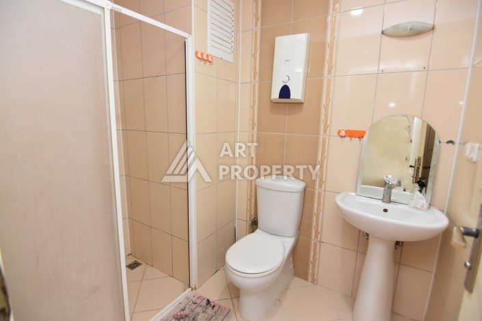 Просторная квартира 1+1 в 150 метрах от моря в Махмутларе - Ракурс 3