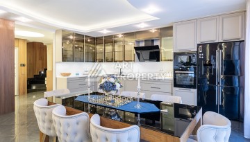 Квартира премиум сегмента 3+2 в престижном районе Оба, 700 м от моря - Ракурс 2