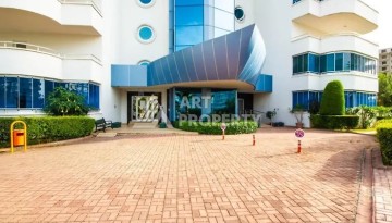 Квартира 2+1 в престижном ЖК всего 650 м от моря в Махмутларе - Ракурс 76