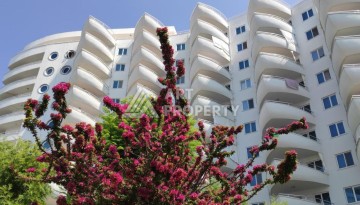 Квартира 2+1 в престижном ЖК всего 650 м от моря в Махмутларе - Ракурс 94