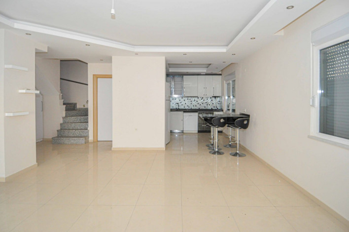 Трехкомнатная квартира рядом со знаменитым пляжем Клеопатра, Алания,135 м2 - Ракурс 2