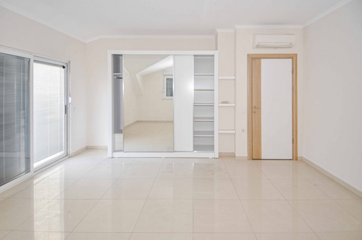 Трехкомнатная квартира рядом со знаменитым пляжем Клеопатра, Алания,135 м2 - Ракурс 13