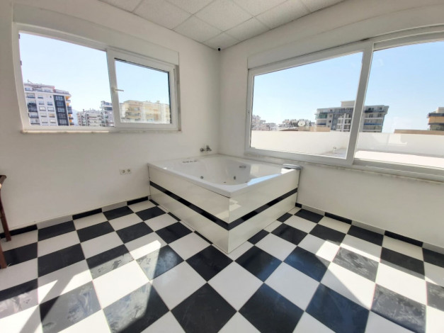 Двухкомнатная меблированная квартира на одной из центральных улиц Махмутлара, Алания, 70 м - Ракурс 3