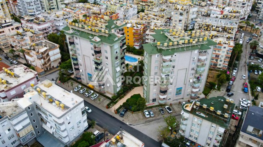 Просторная квартира 3+1 с видом на зелёную территорию в районе Клеопатра - Ракурс 0