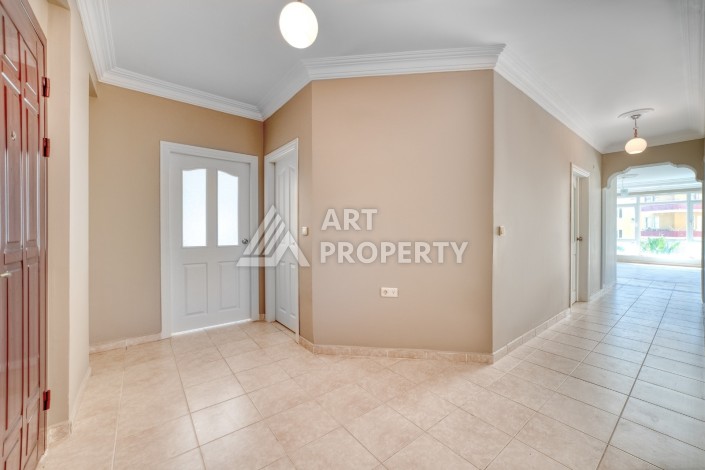 Просторная квартира 3+1 с видом на зелёную территорию в районе Клеопатра - Ракурс 2