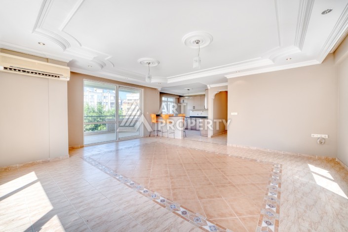 Просторная квартира 3+1 с видом на зелёную территорию в районе Клеопатра - Ракурс 4