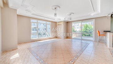 Просторная квартира 3+1 с видом на зелёную территорию в районе Клеопатра - Ракурс 11