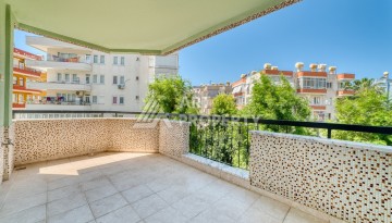 Просторная квартира 3+1 с видом на зелёную территорию в районе Клеопатра - Ракурс 25