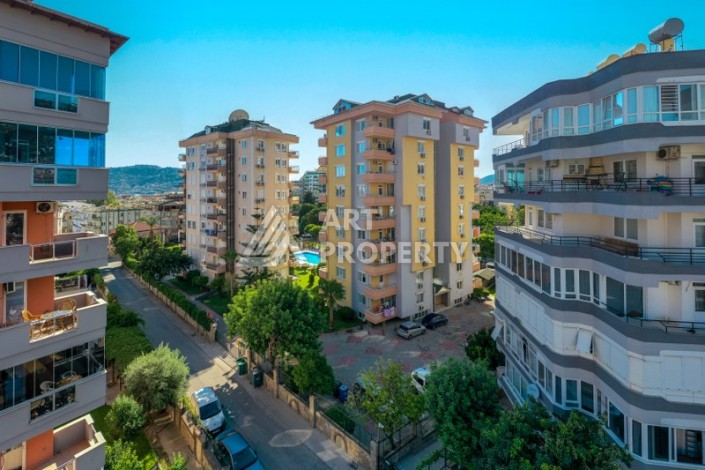 Большая квартира 1+1 в 600 метрах от пляжа Кейкубад в центре Алании - Ракурс 1