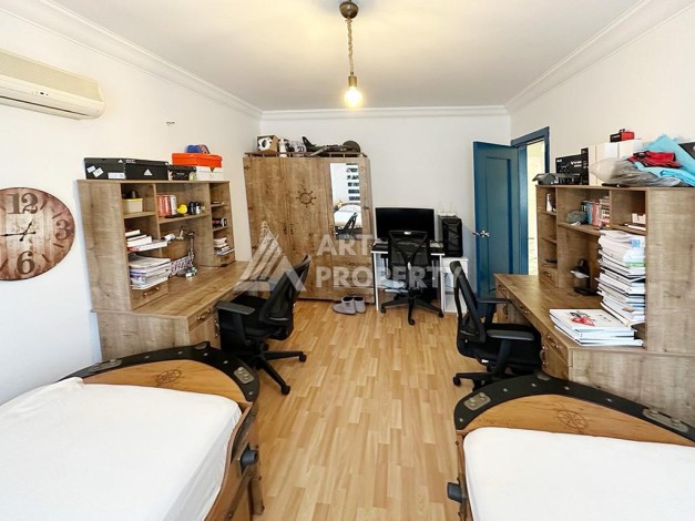 Просторная квартира 2+1 с видом на горы в районе пляжа Клеопатры - Ракурс 1