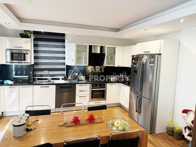 Просторная квартира 2+1 с видом на горы в районе пляжа Клеопатры - Ракурс 9