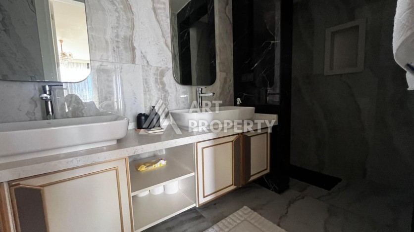 Пентхаус 2+1 с панорамным видом на море в центре Аланьи, всего в 700 метрах от пляжа Кейкубат - Ракурс 19