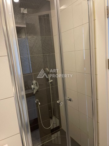 Стильная квартира 1+1 с видом на море в престижном комплексе района Тосмур, всего в 400 метрах от пляжа - Ракурс 26