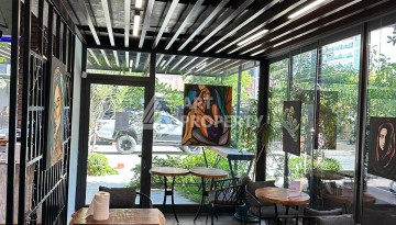 Коммерческое помещение 200 м² на главной Променадной улице района Оба — отличная инвестиция с возможностью получения гражданства Турции - Ракурс 2