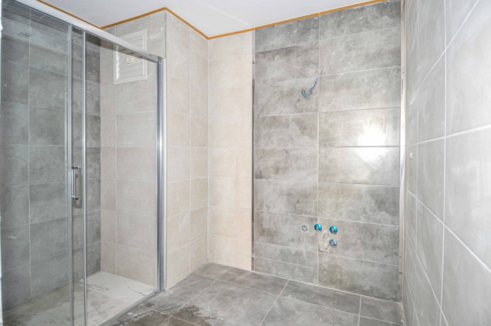 Четырехкомнатная квартира в центре Алании в новом современном комплексе, 120 м2 - Ракурс 3