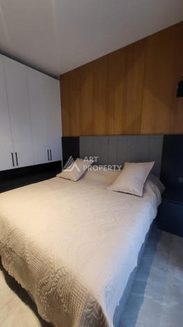 Стильная квартира 1+1 с дизайнерским интерьером в премиальном комплексе у пляжа Клеопатры - Ракурс 10