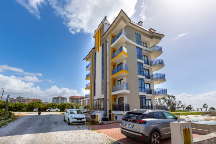 Квартира 1+1 с новой мебелью и прямым видом на море в Кестеле, 65 м2 - Ракурс 3