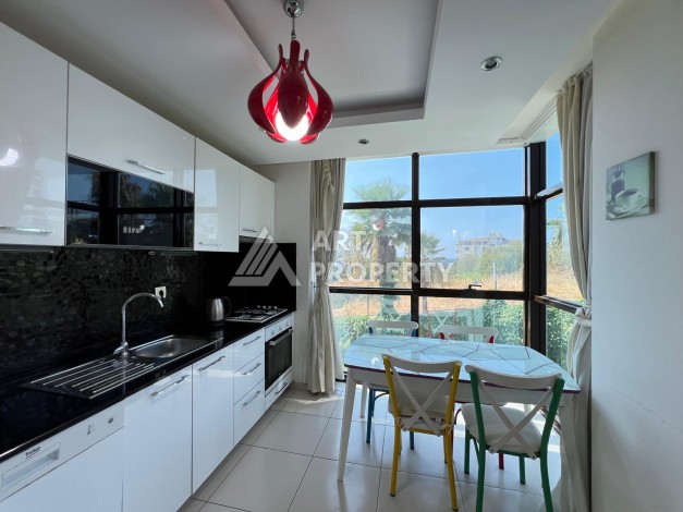 Просторная квартира 1+1 в 300 метрах от моря в районе Кестель, 65 кв.м. - Ракурс 3