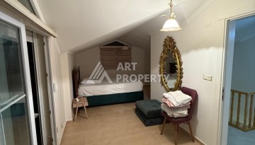 Двухуровневый дуплекс 160 м² в центре Алании рядом с пляжем Клеопатры — всего 120 метров до моря - Ракурс 6