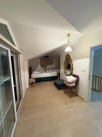 Двухуровневый дуплекс 160 м² в центре Алании рядом с пляжем Клеопатры — всего 120 метров до моря - Ракурс 5