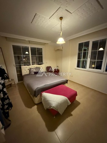 Двухуровневый дуплекс 160 м² в центре Алании рядом с пляжем Клеопатры — всего 120 метров до моря - Ракурс 14