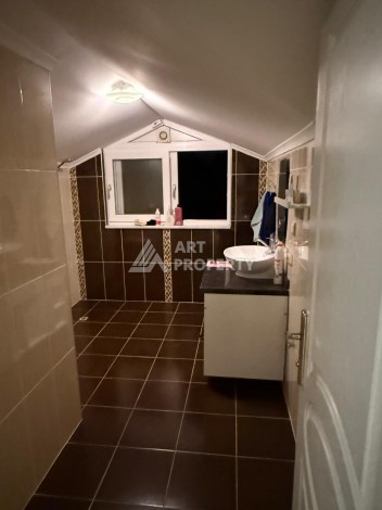 Двухуровневый дуплекс 160 м² в центре Алании рядом с пляжем Клеопатры — всего 120 метров до моря - Ракурс 27