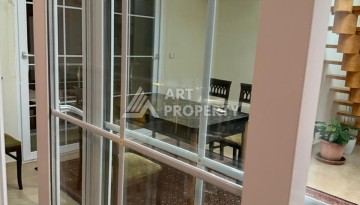 Двухуровневый дуплекс 160 м² в центре Алании рядом с пляжем Клеопатры — всего 120 метров до моря - Ракурс 38