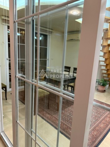 Двухуровневый дуплекс 160 м² в центре Алании рядом с пляжем Клеопатры — всего 120 метров до моря - Ракурс 37