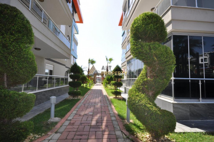 Просторная квартира 1+1 с мебелью и техникой у моря в районе Кестель, 70 м2 - Ракурс 2